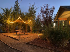 The Hilltop Cabin in Bass Lake hights